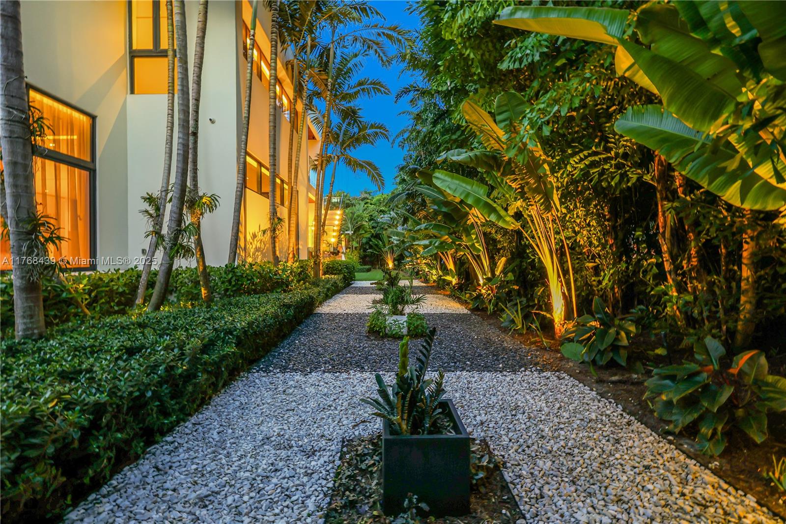 4780 SW 86th Ter Miami, FL 33143 4780 SW 86th Ter Miami, FL 33143
