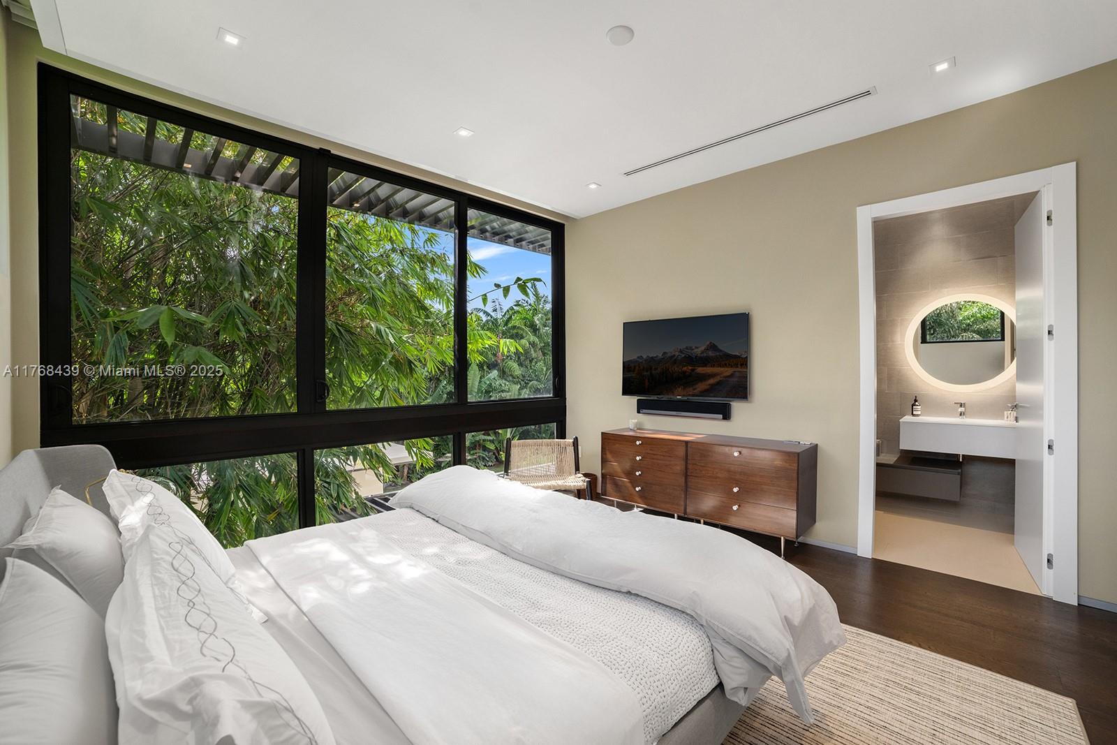 4780 SW 86th Ter Miami, FL 33143