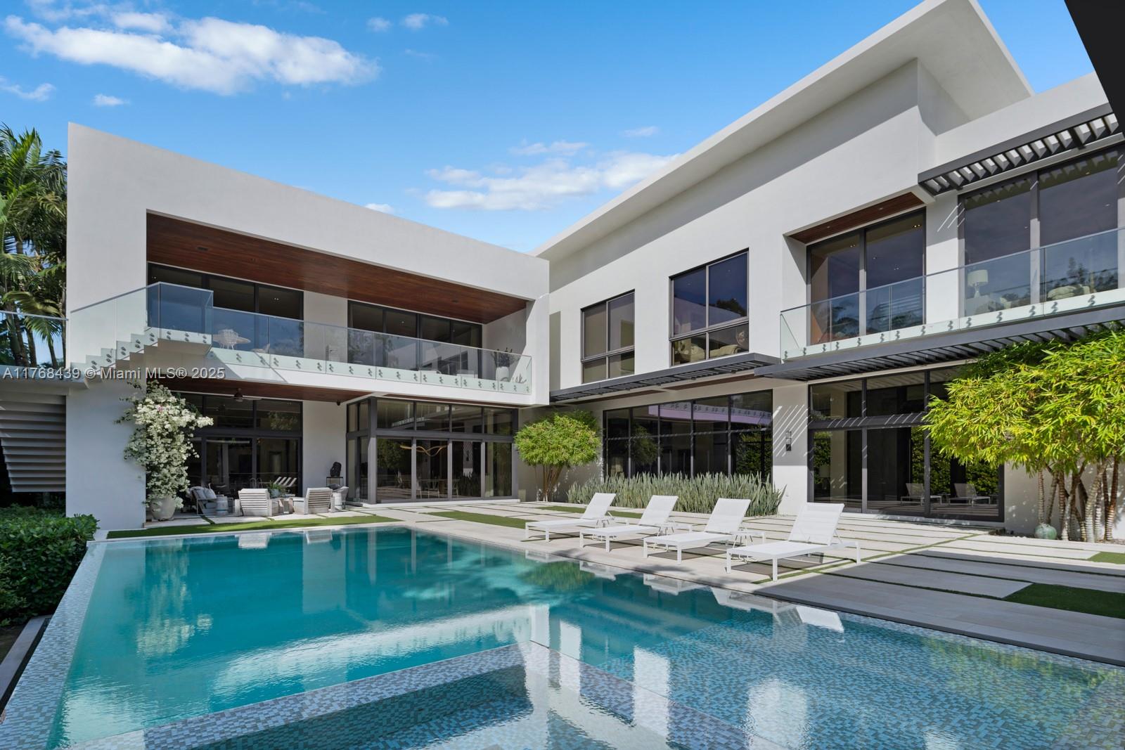 4780 SW 86th Ter Miami, FL 33143