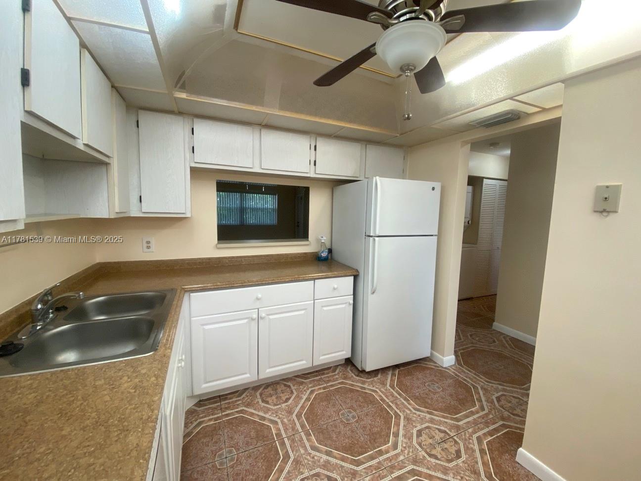 6890 Royal Palm Blvd #305H