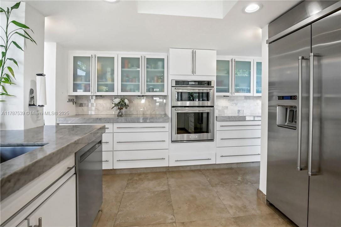 4050 NE 25th Ave Lighthouse Point, FL 33064