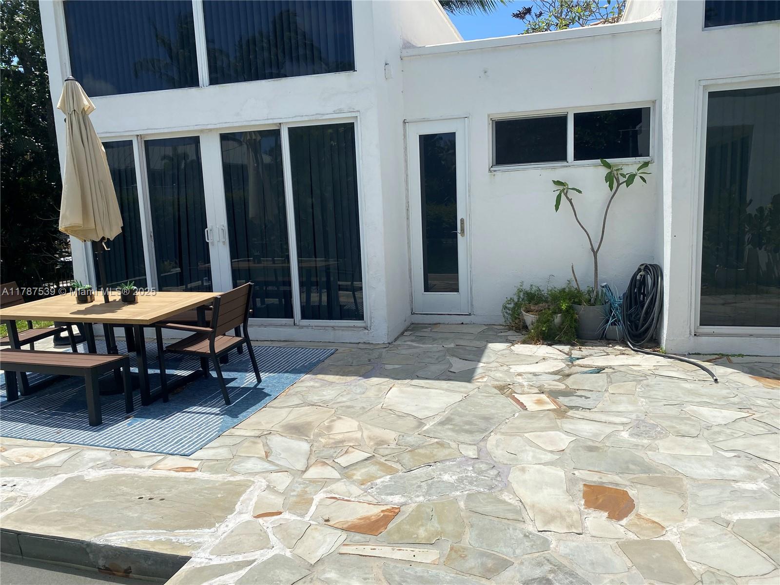 4050 NE 25th Ave Lighthouse Point, FL 33064