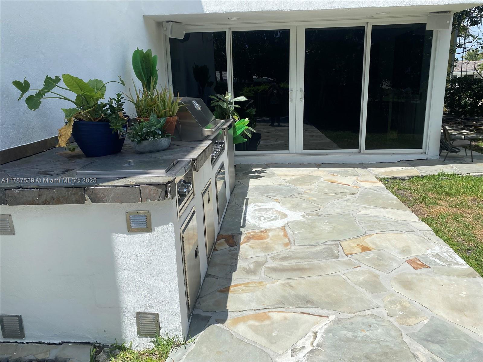 4050 NE 25th Ave Lighthouse Point, FL 33064