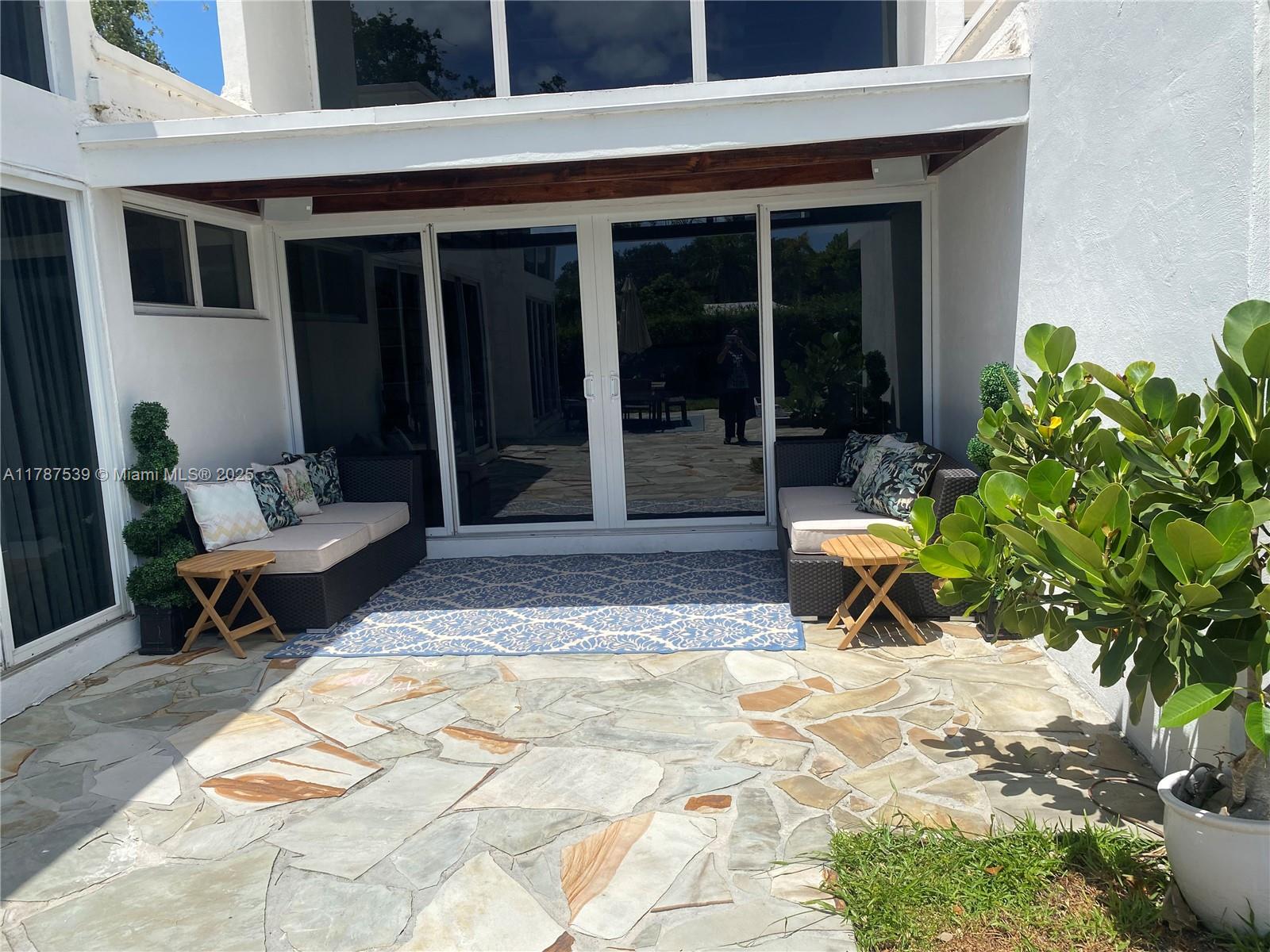 4050 NE 25th Ave Lighthouse Point, FL 33064