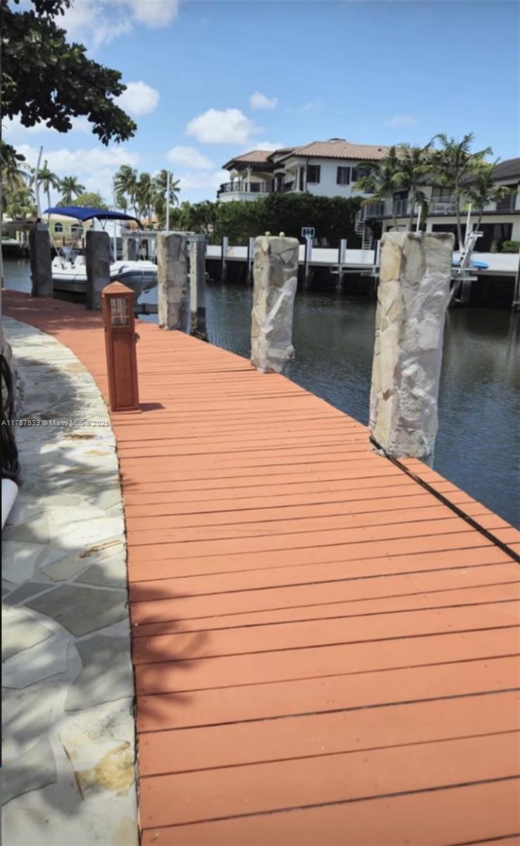 4050 NE 25th Ave Lighthouse Point, FL 33064