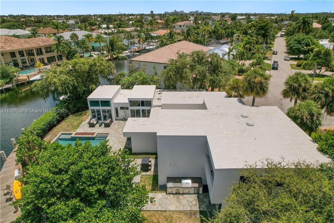 4050 NE 25th Ave Lighthouse Point, FL 33064