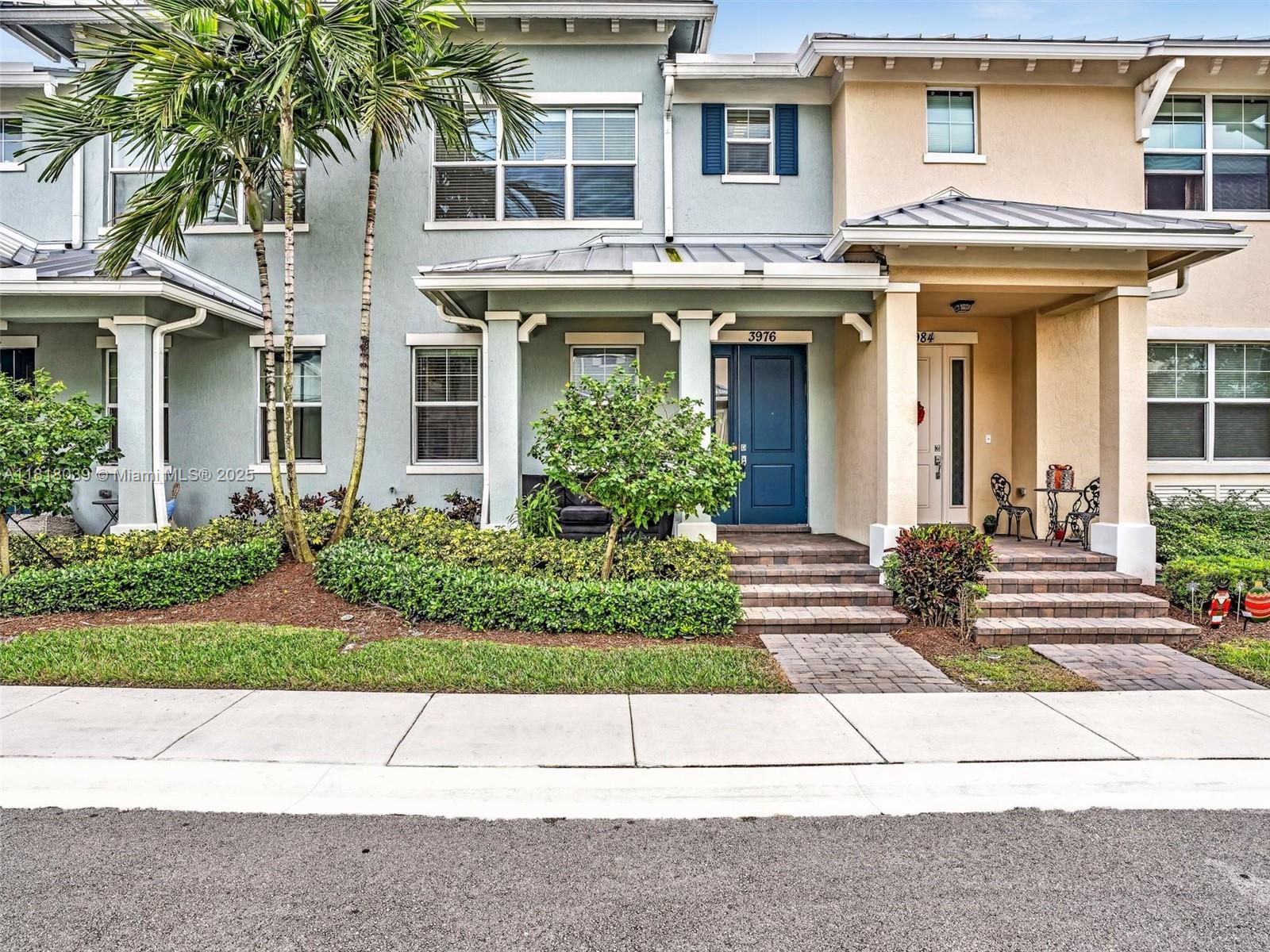 3976 Poinciana Ln