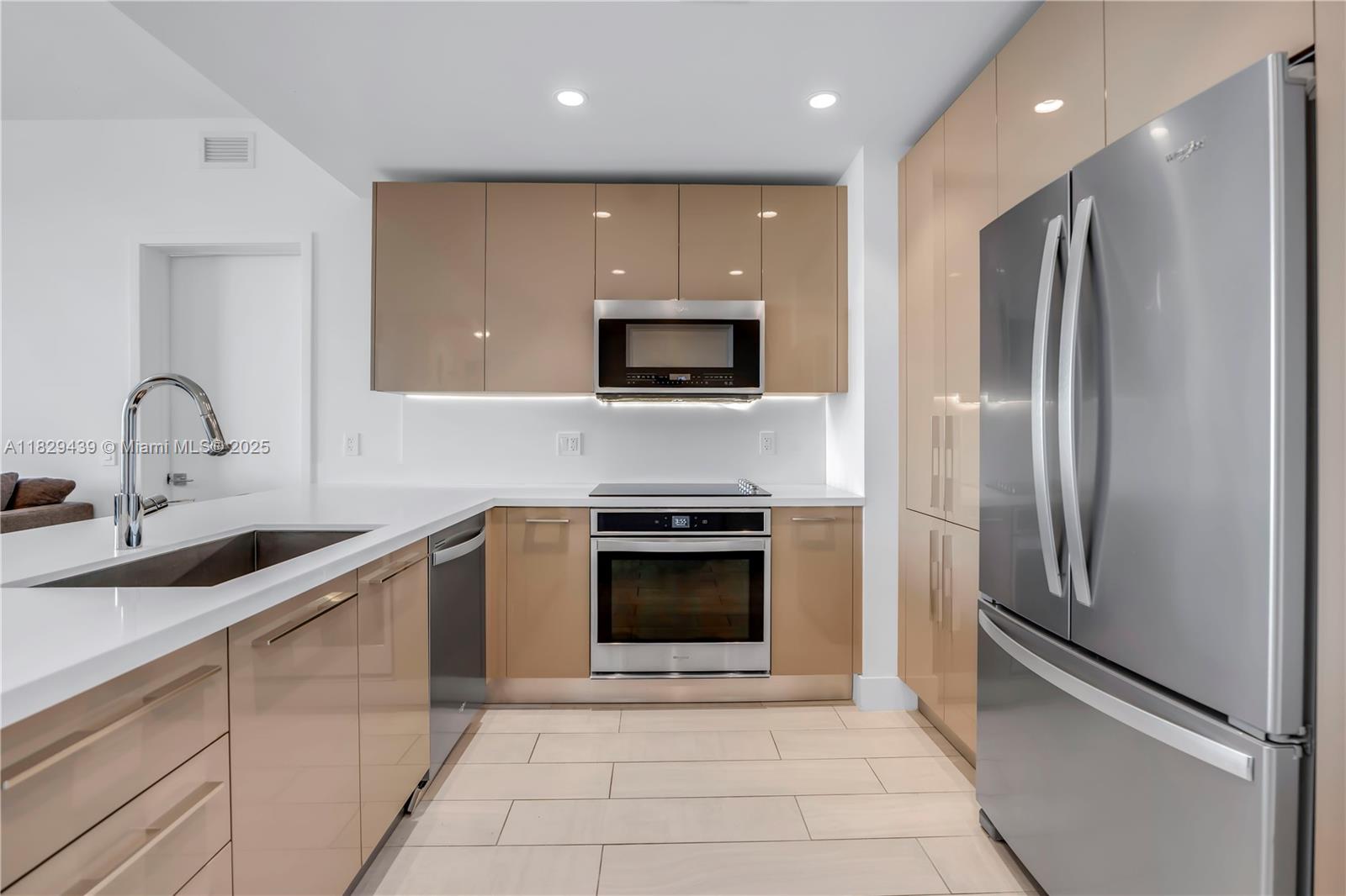 2000 Metropica Way #1407