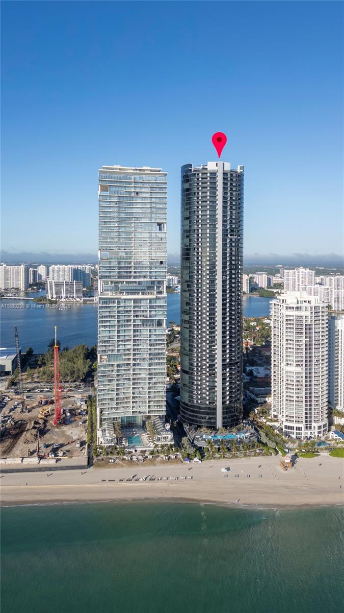 image Porsche Design Tower16
