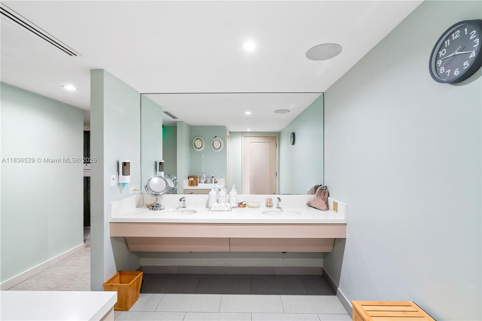 551 N Fort Lauderdale Bch Blvd #R201 Fort Lauderdale, FL 33304