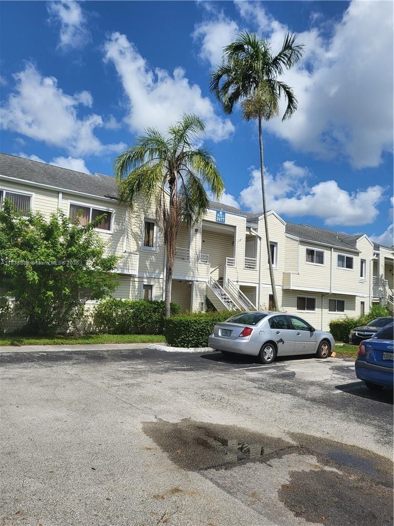 3477 NW 44th St #103