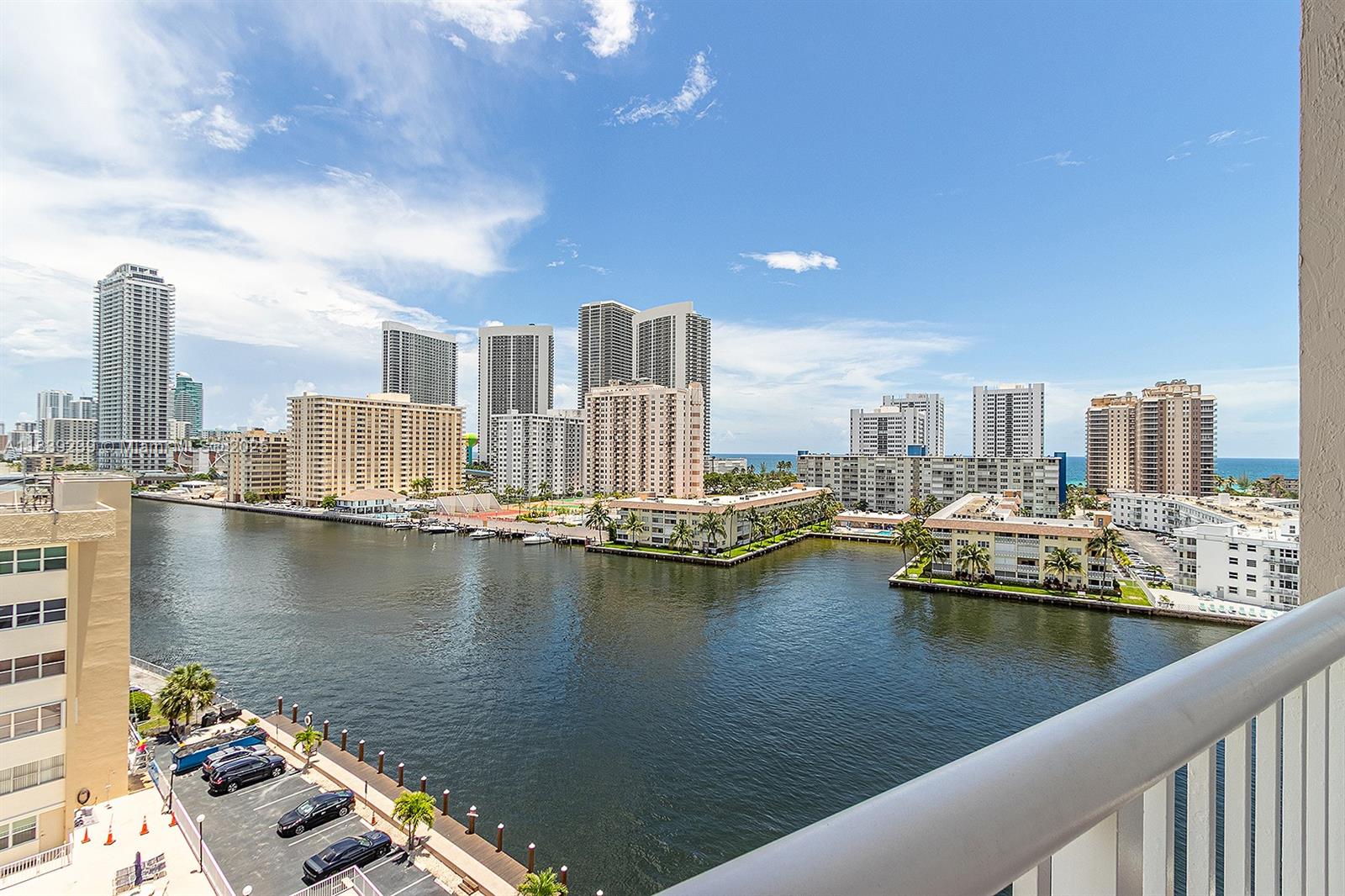 121 Golden Isles Dr #901