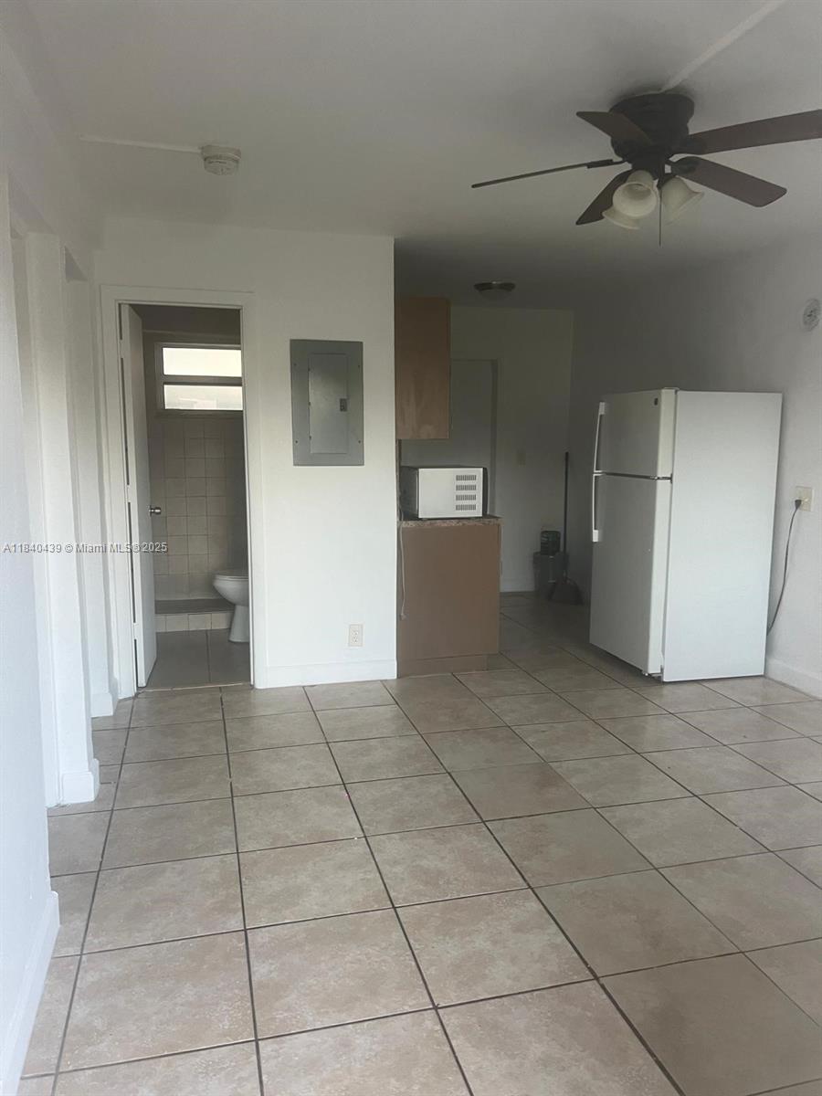 1124 NW 2nd St #2