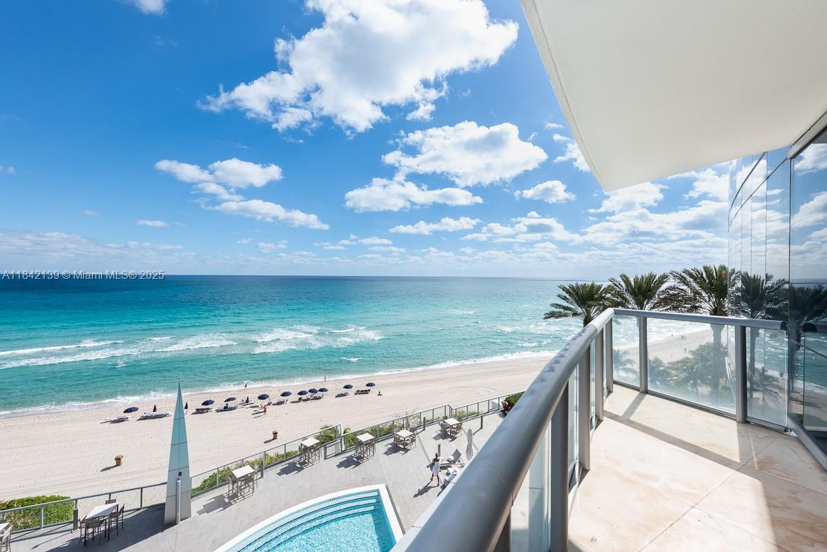 17121 Collins Ave #904
