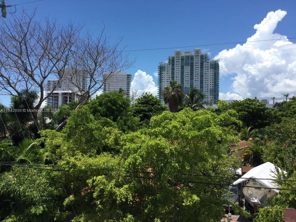 716 Michigan Ave #305