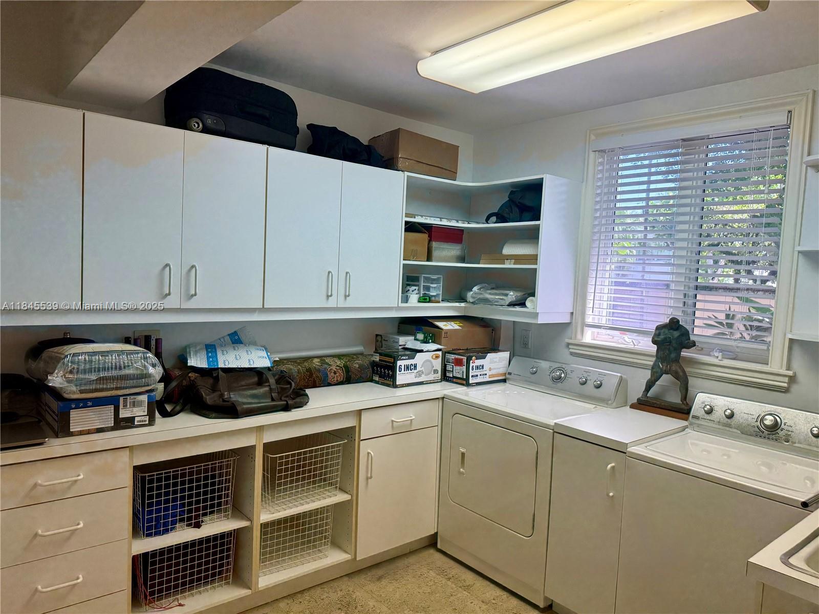 3508 Bayshore Villas Dr Miami, FL 33133