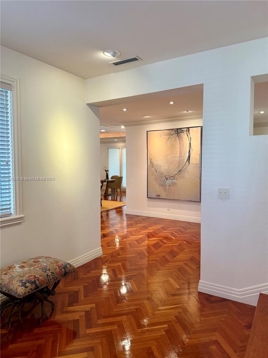 3508 Bayshore Villas Dr Miami, FL 33133