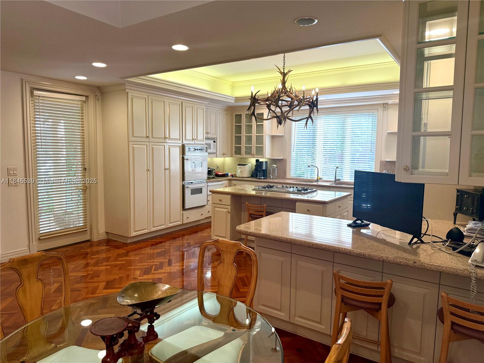 3508 Bayshore Villas Dr Miami, FL 33133