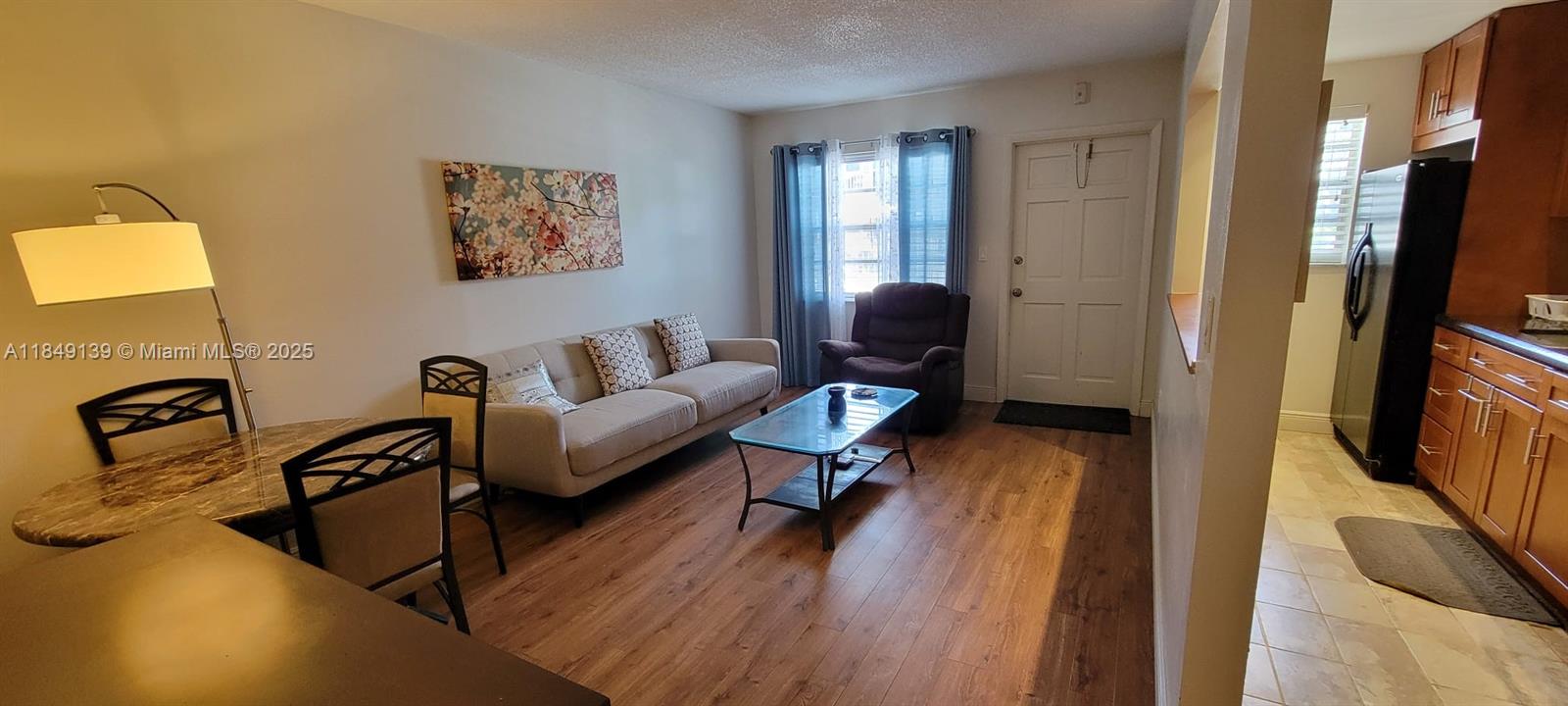 415 NE 2nd St #105