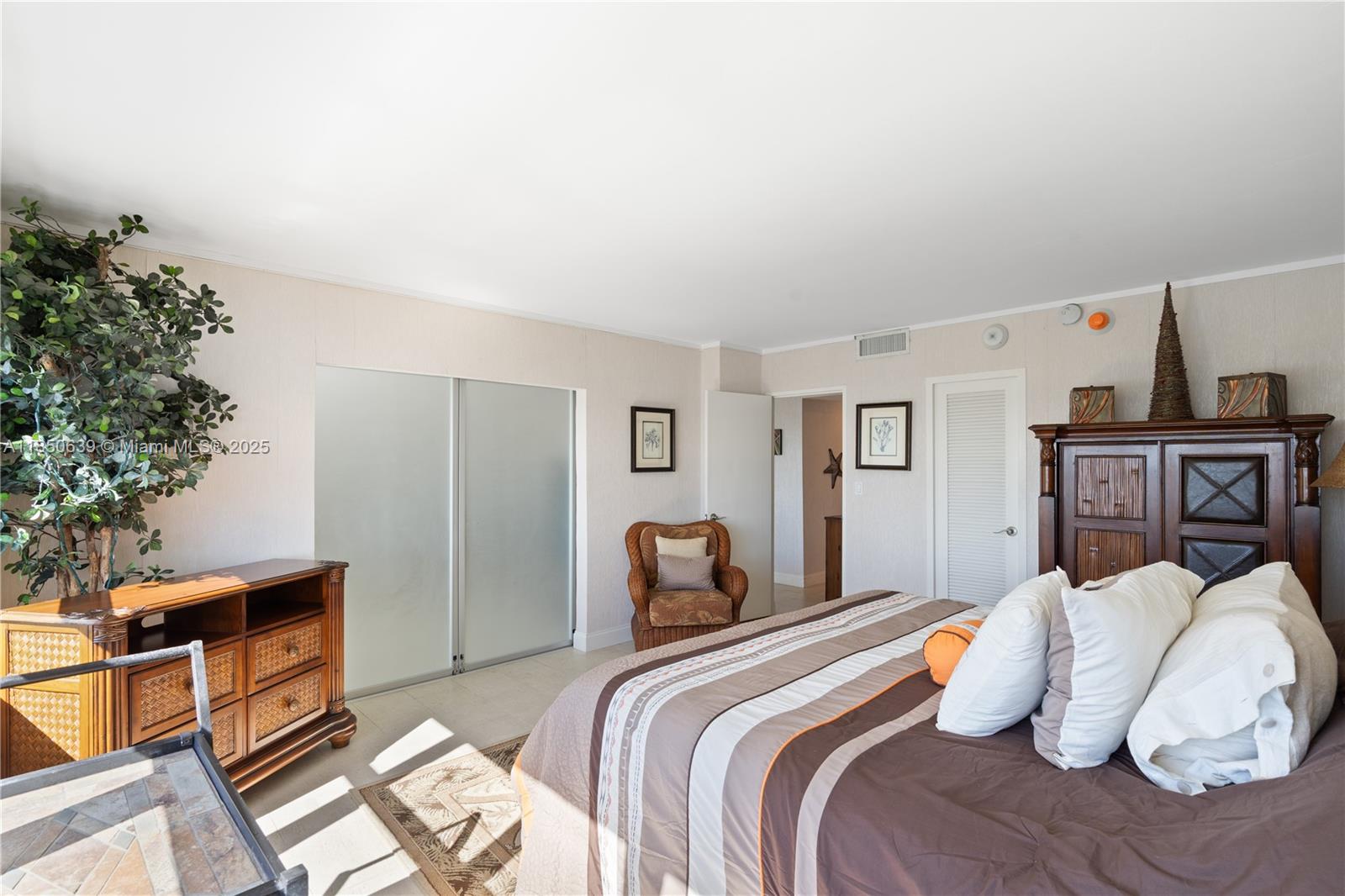 2100 S Ocean Dr #11J Fort Lauderdale, FL 33316