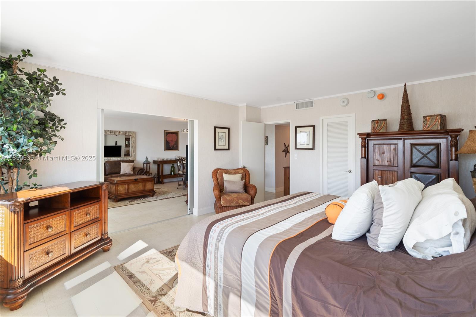 2100 S Ocean Dr #11J Fort Lauderdale, FL 33316