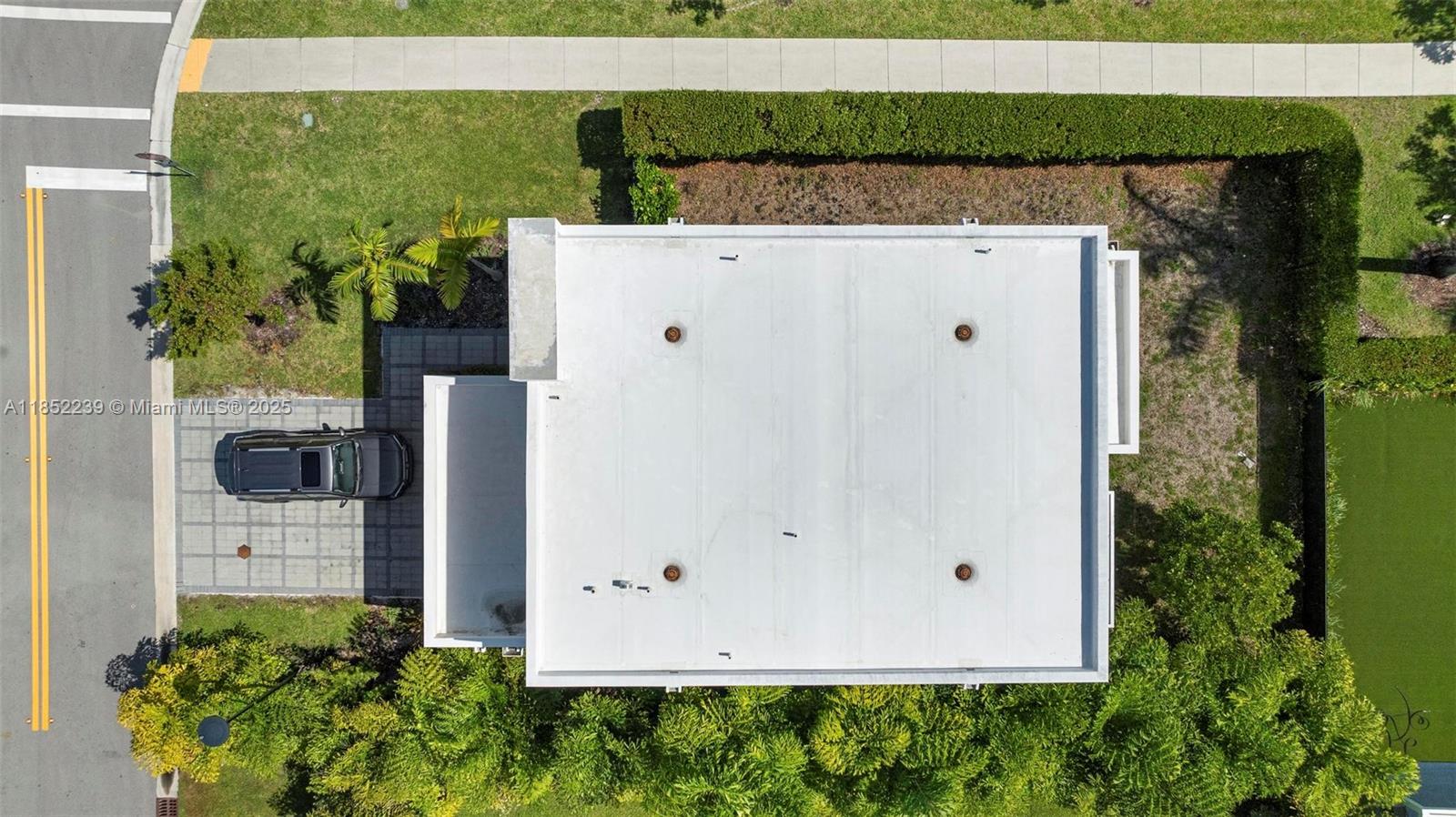 6810 NW 103rd Pl Doral, FL 33178