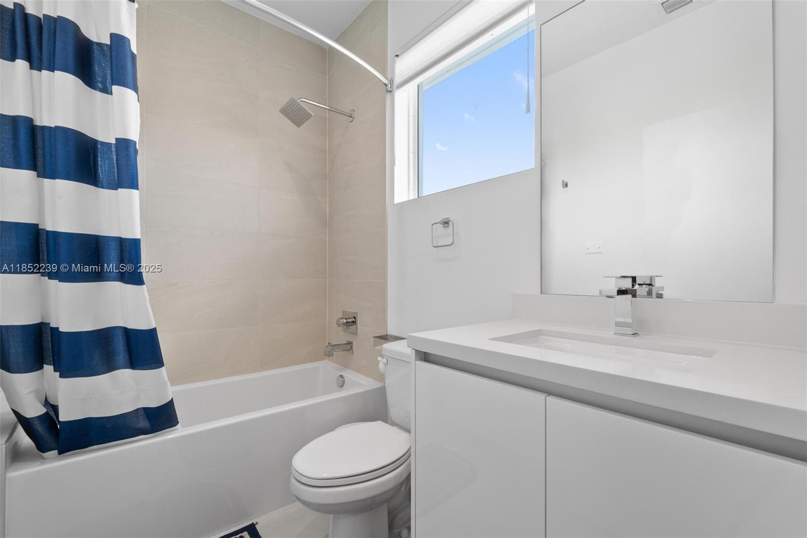 6810 NW 103rd Pl Doral, FL 33178