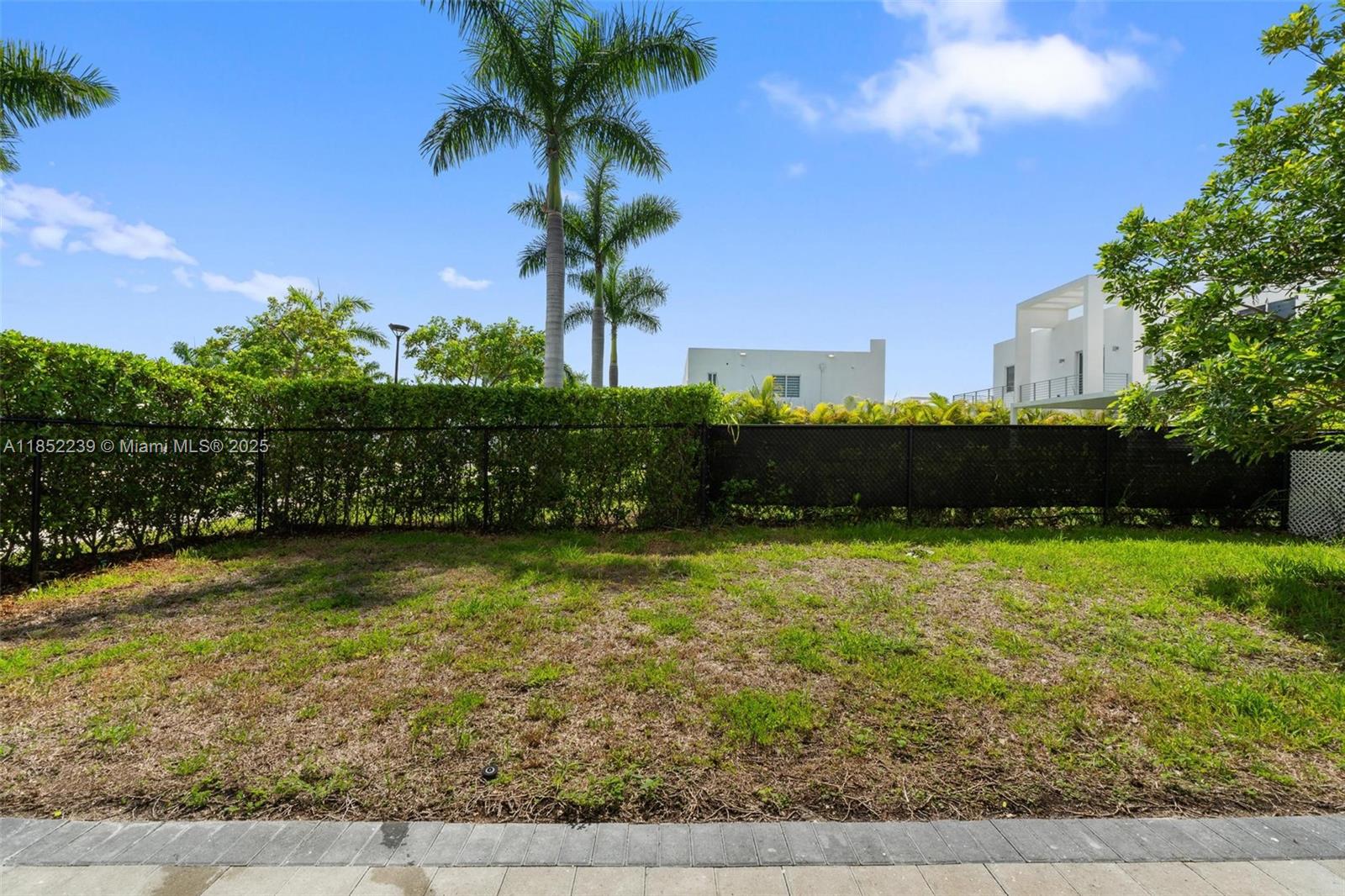 6810 NW 103rd Pl Doral, FL 33178