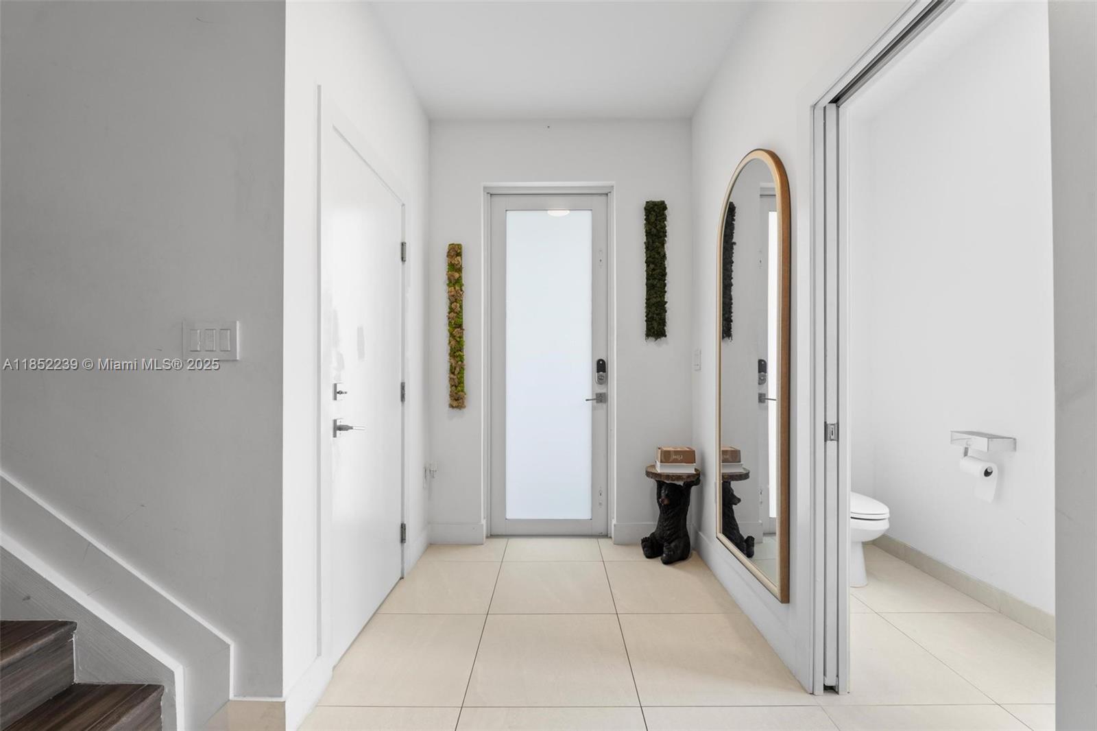 6810 NW 103rd Pl Doral, FL 33178