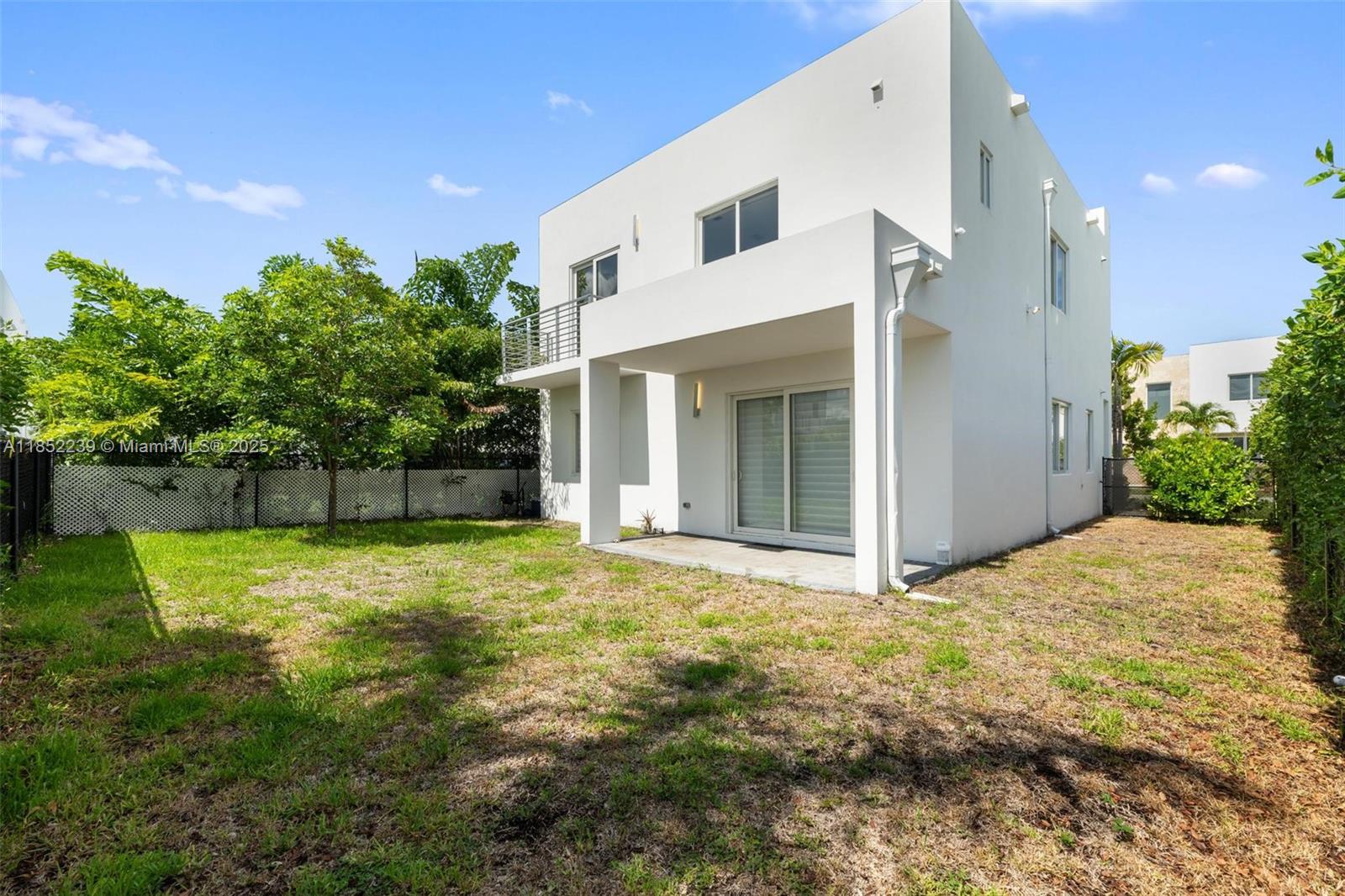 6810 NW 103rd Pl Doral, FL 33178