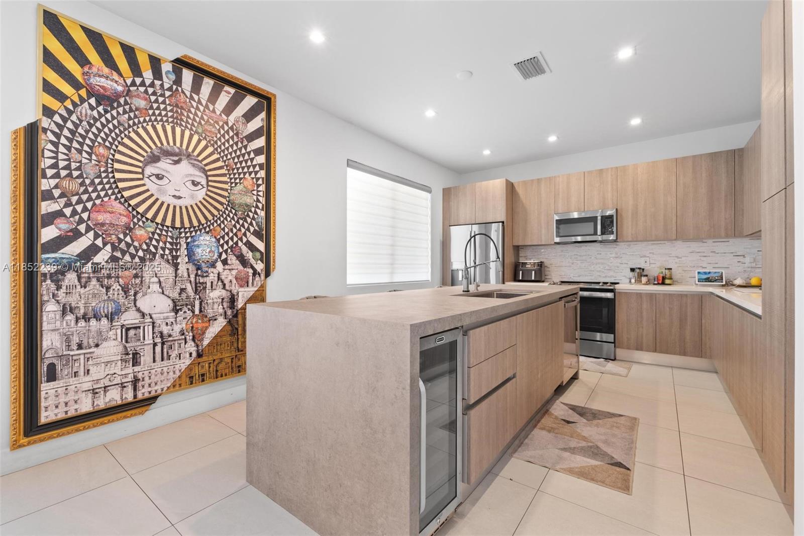 6810 NW 103rd Pl Doral, FL 33178