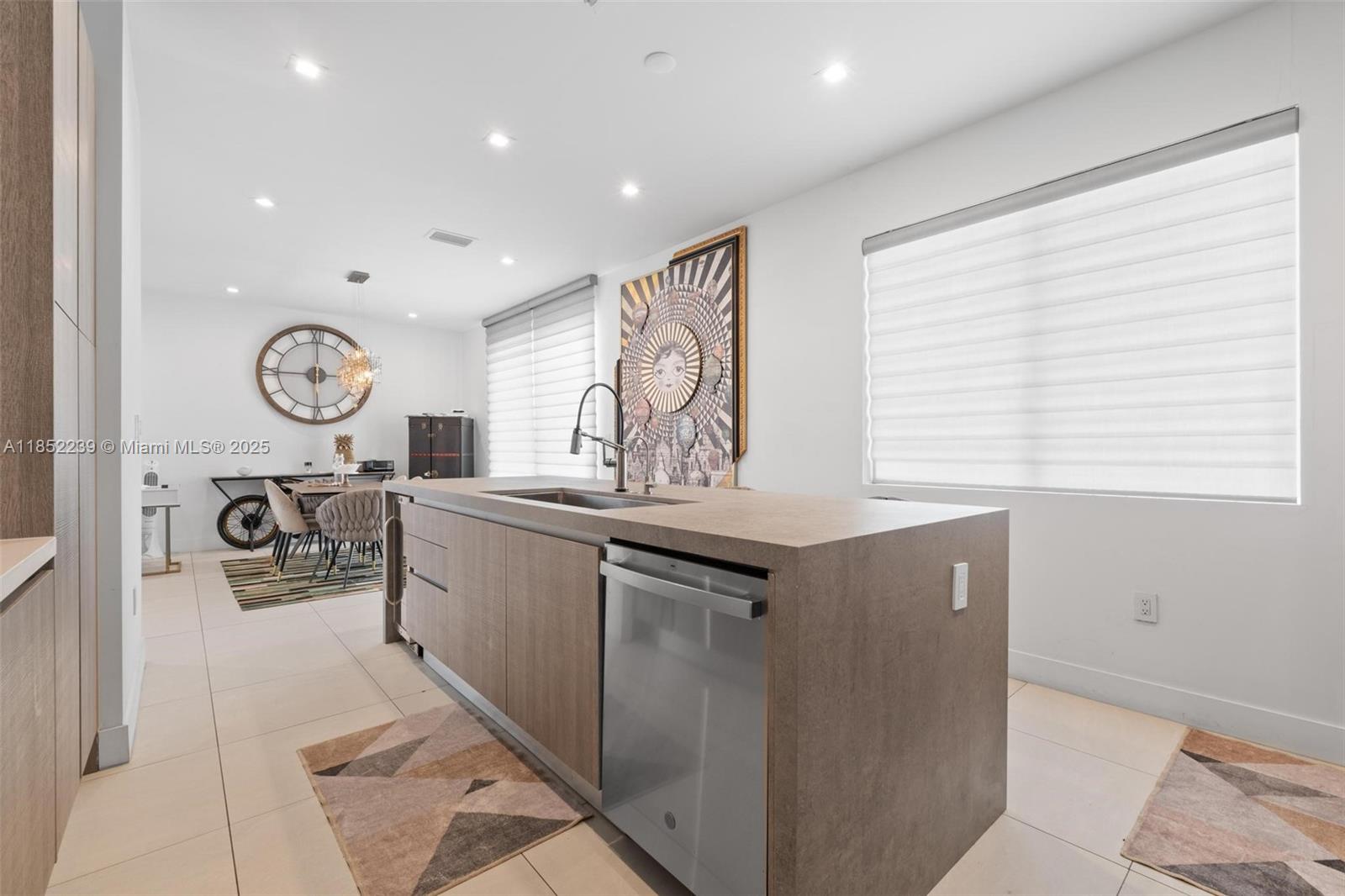 6810 NW 103rd Pl Doral, FL 33178