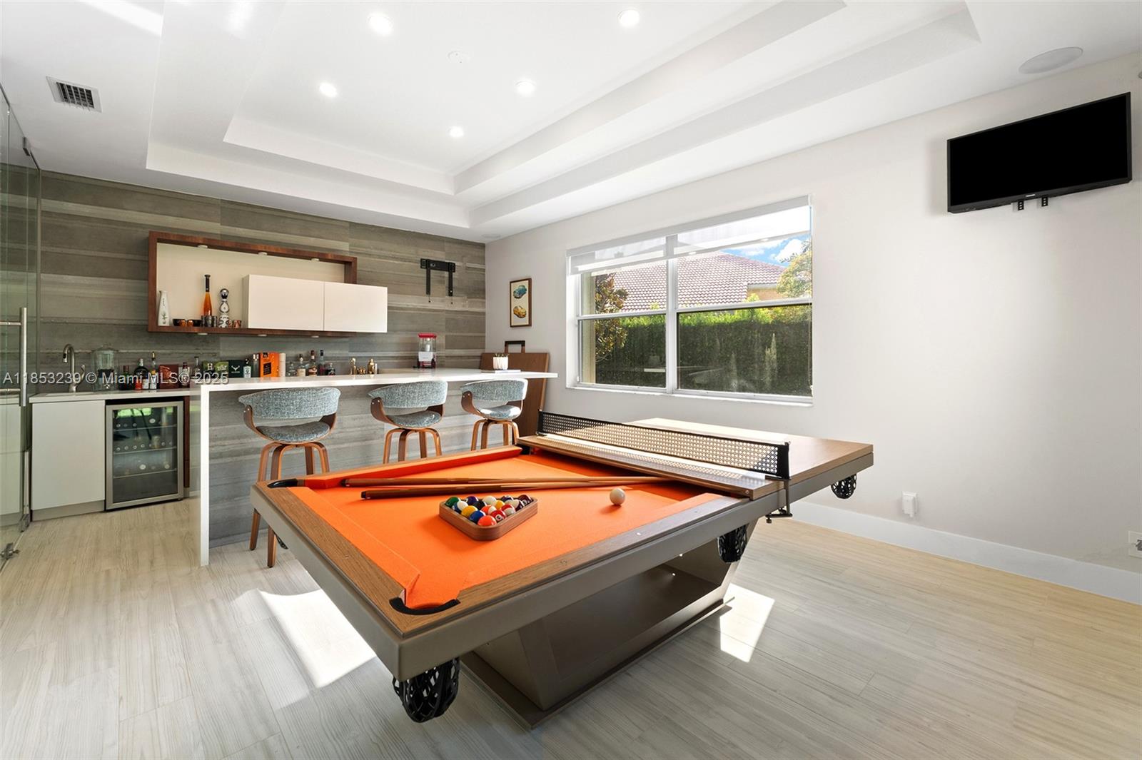 2438 Poinciana Ct Weston, FL 33327