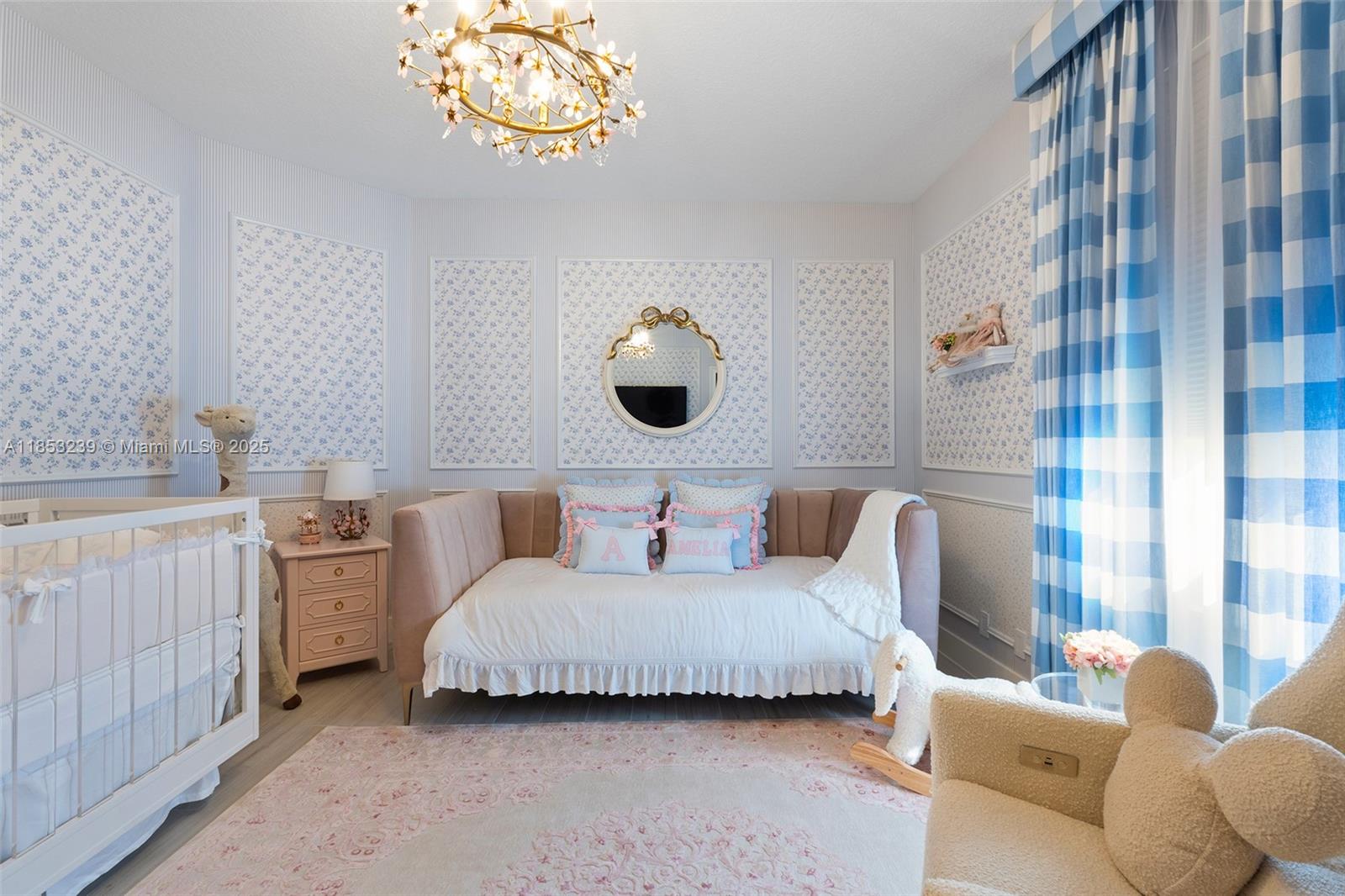 2438 Poinciana Ct Weston, FL 33327