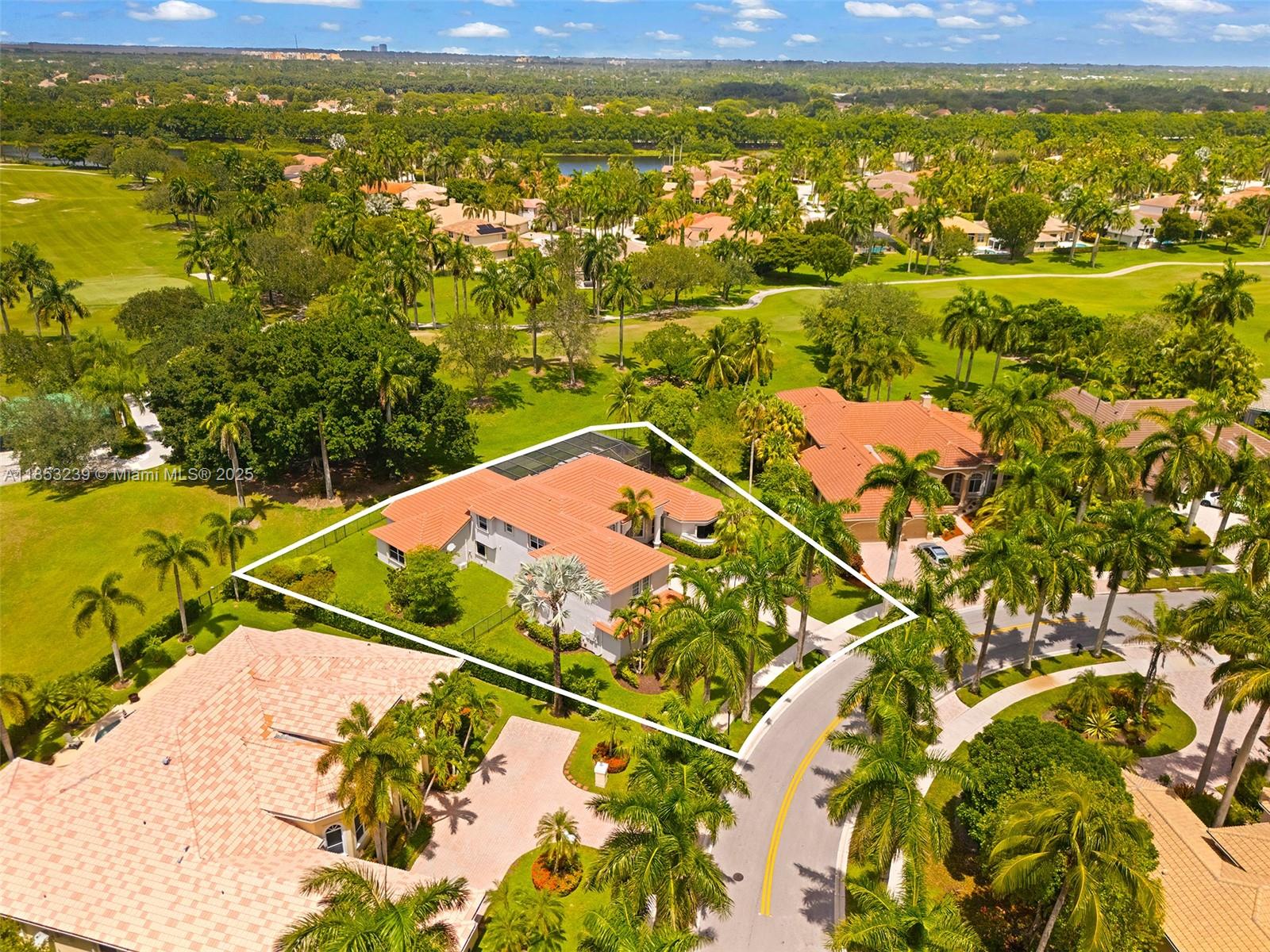 2438 Poinciana Ct Weston, FL 33327