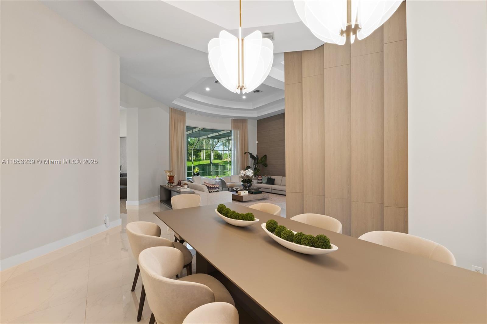 2438 Poinciana Ct Weston, FL 33327