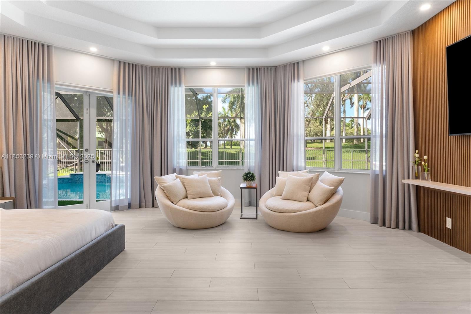 2438 Poinciana Ct Weston, FL 33327