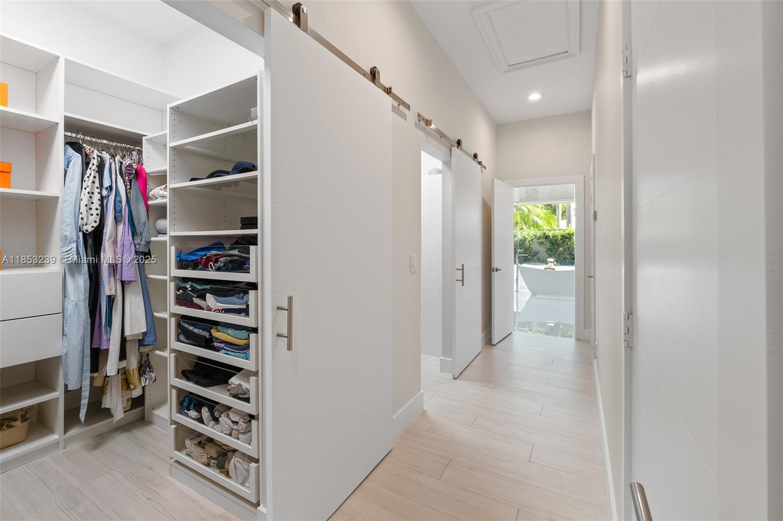 2438 Poinciana Ct Weston, FL 33327