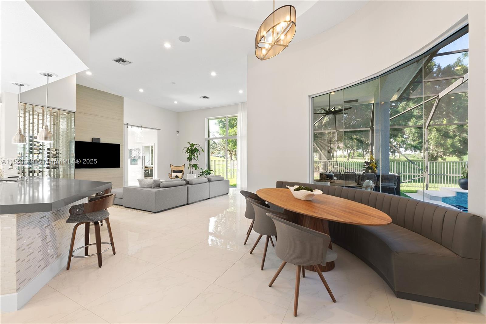 2438 Poinciana Ct Weston, FL 33327