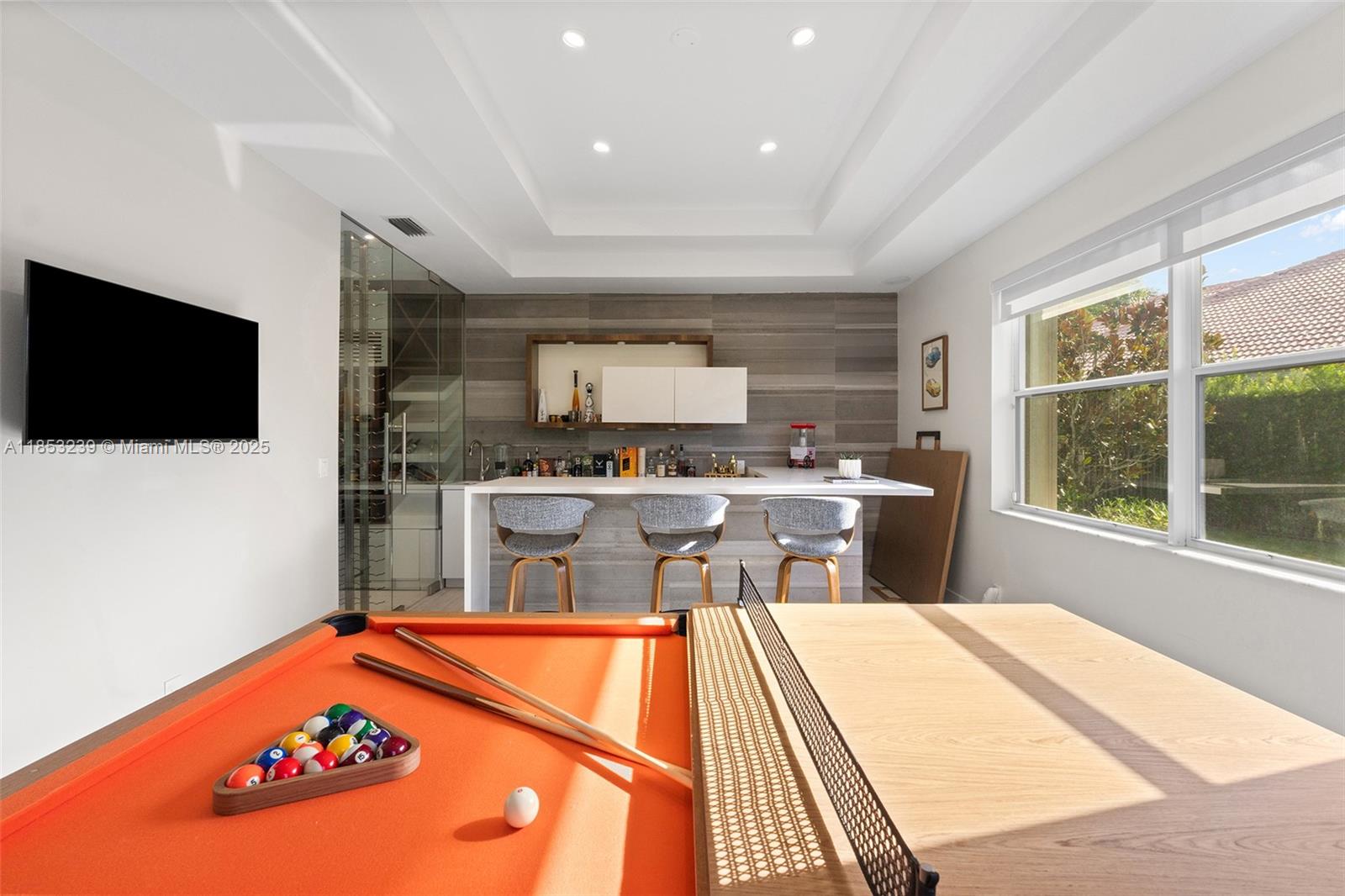 2438 Poinciana Ct Weston, FL 33327