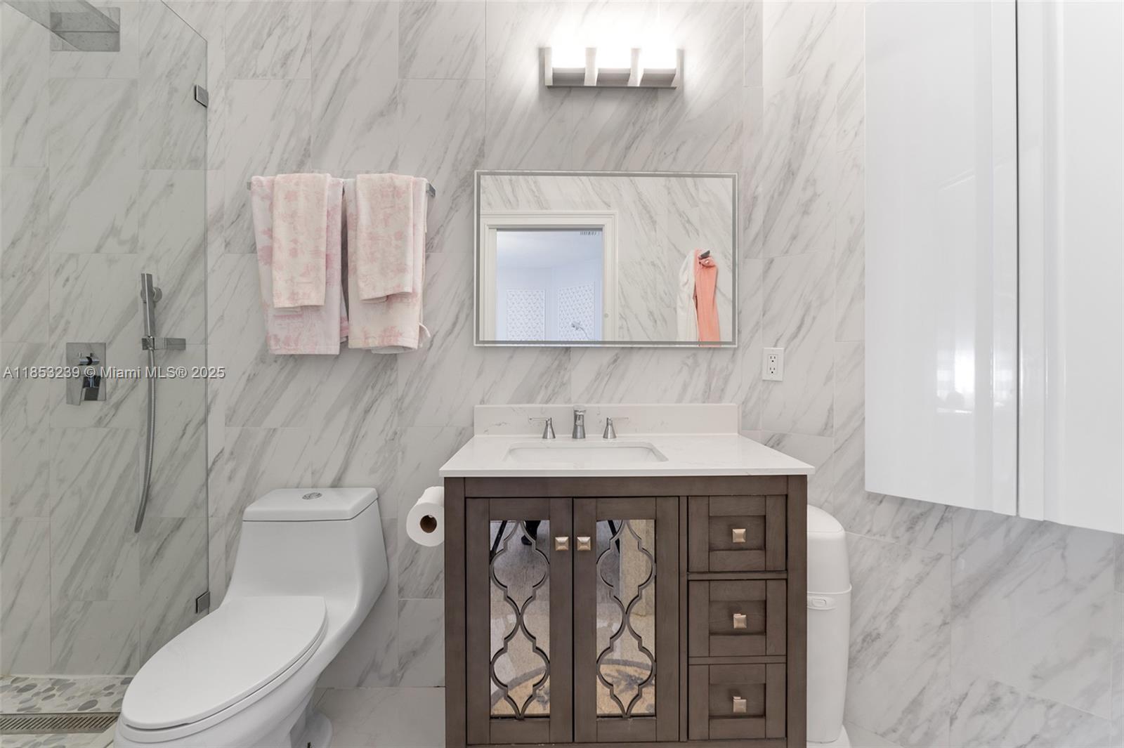 2438 Poinciana Ct Weston, FL 33327