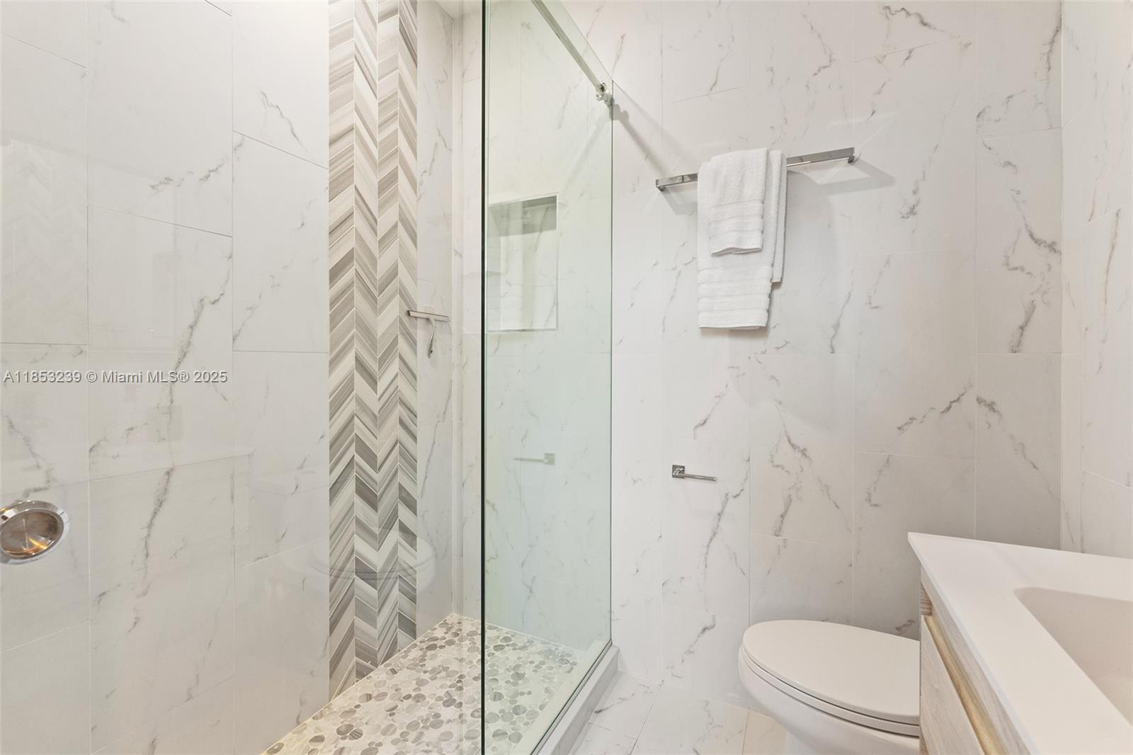 2438 Poinciana Ct Weston, FL 33327