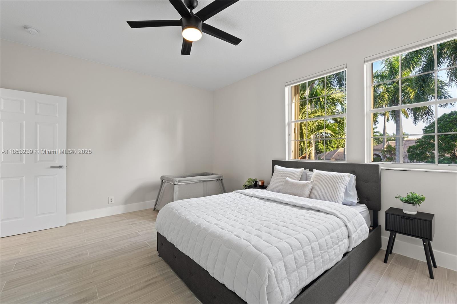 2438 Poinciana Ct Weston, FL 33327