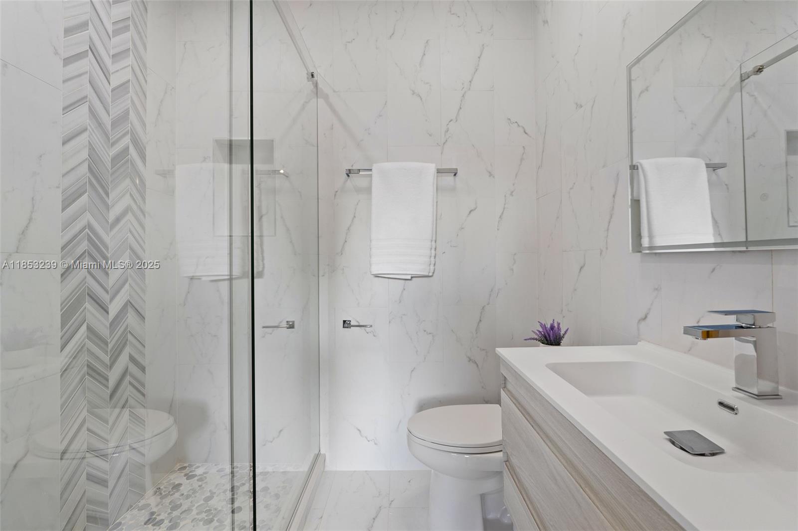 2438 Poinciana Ct Weston, FL 33327