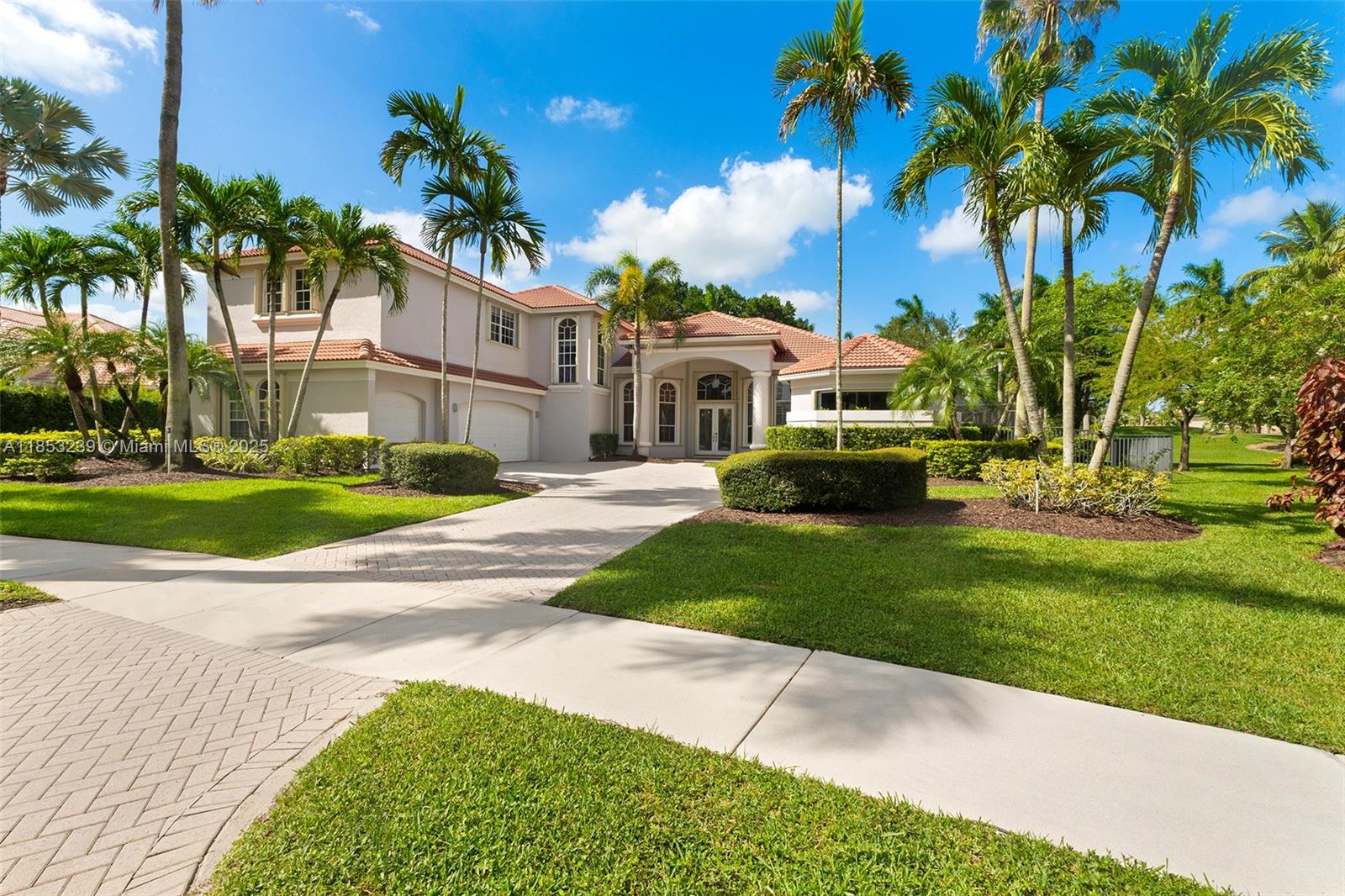 2438 Poinciana Ct Weston, FL 33327