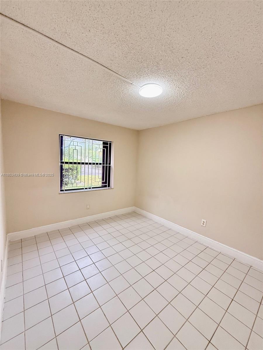 905 NE 209th St #102-30 Miami, FL 33179