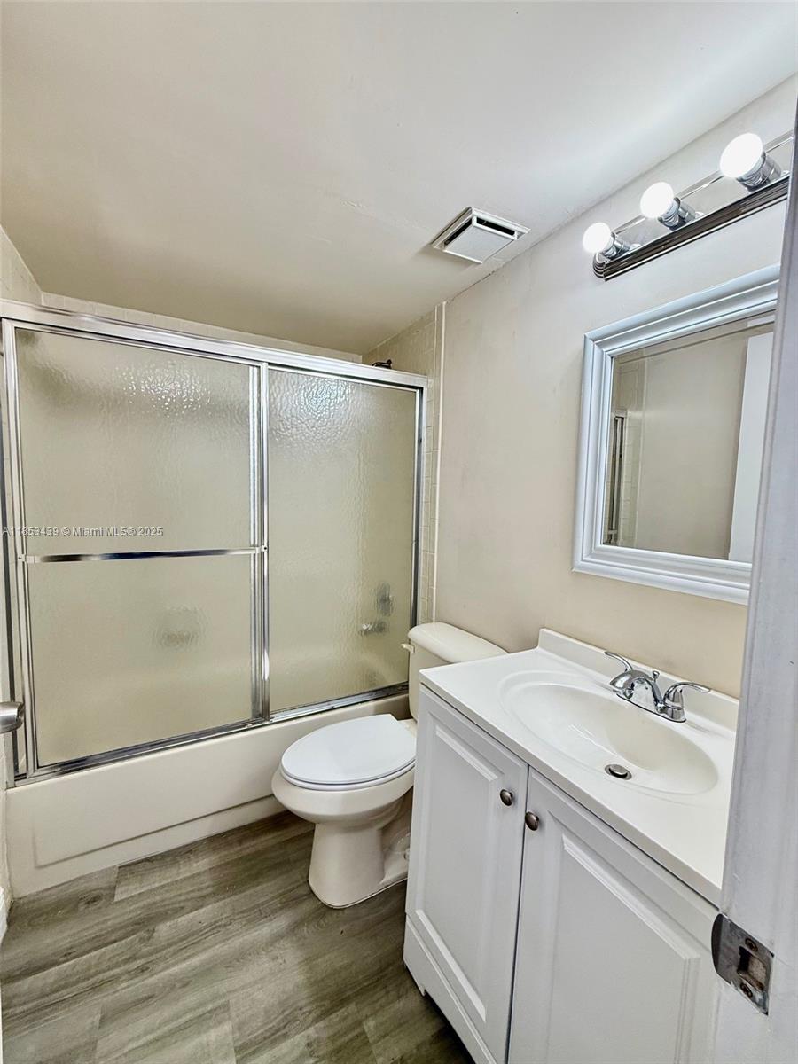 905 NE 209th St #102-30 Miami, FL 33179