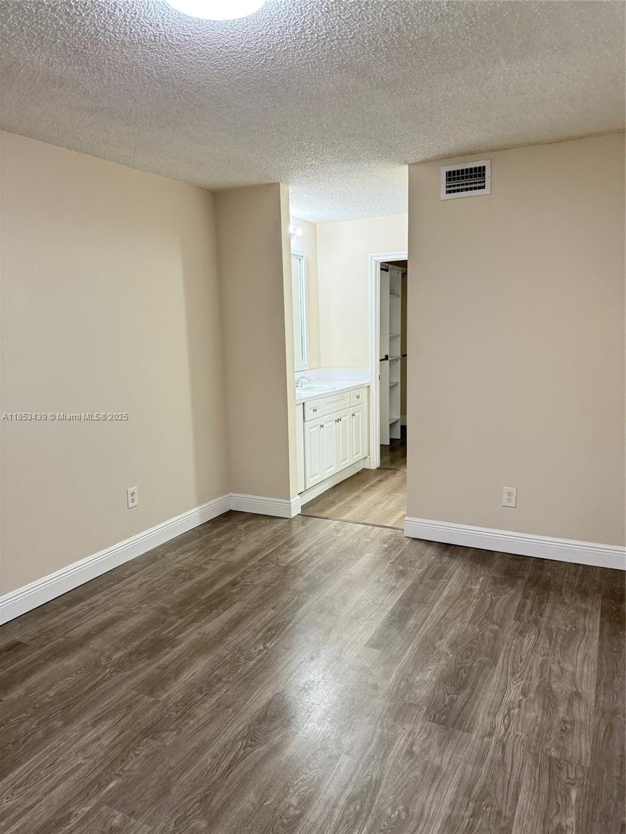 905 NE 209th St #102-30 Miami, FL 33179