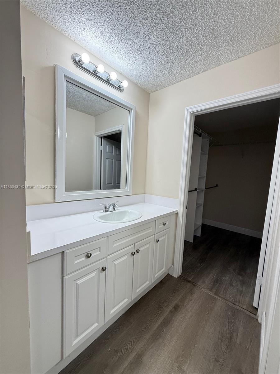 905 NE 209th St #102-30 Miami, FL 33179