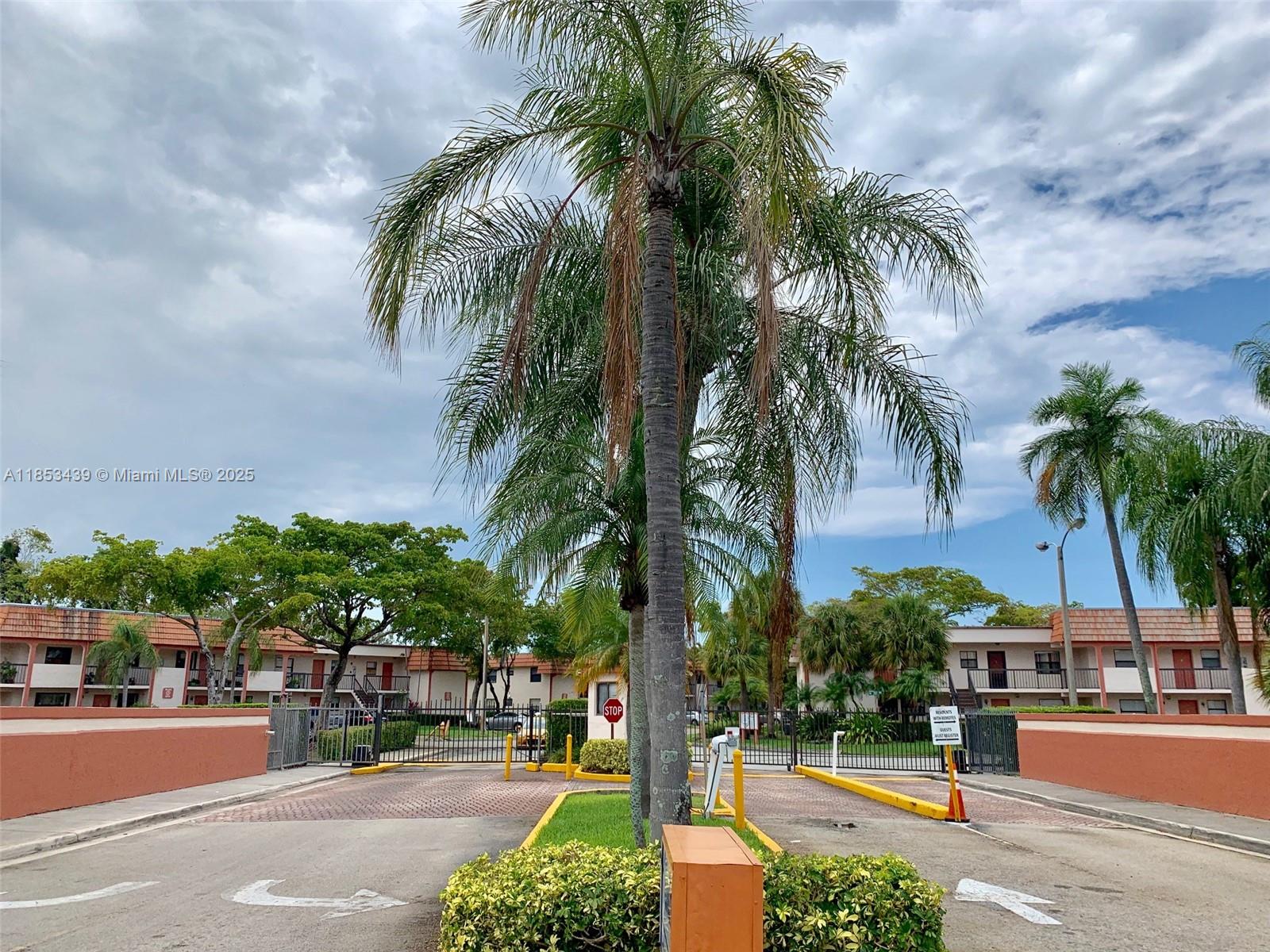 905 NE 209th St #102-30 Miami, FL 33179